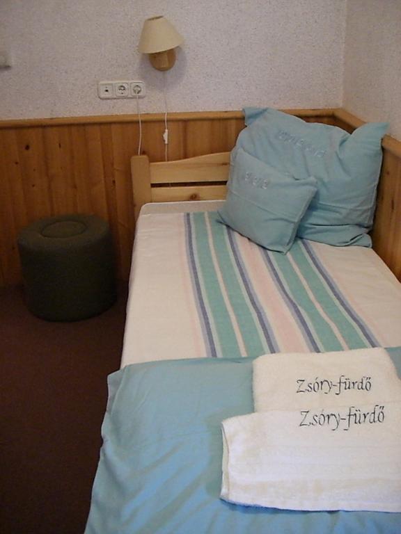 Отель Napfuerdo Vendeghaz Мезёкёвешд Экстерьер фото