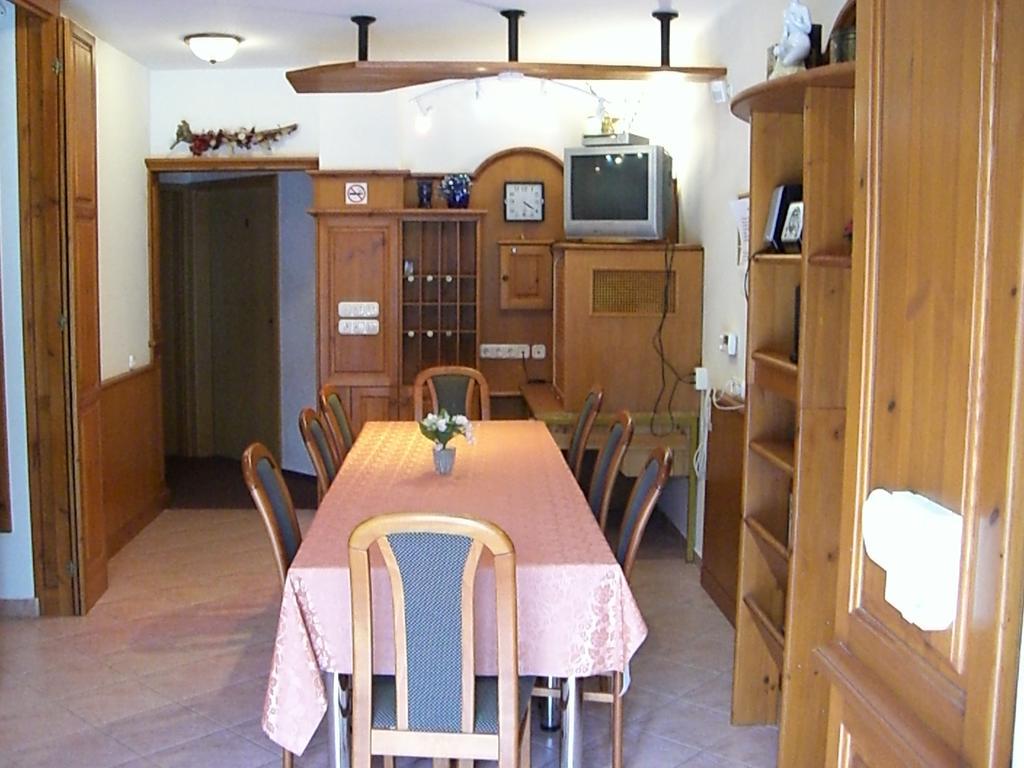 Отель Napfuerdo Vendeghaz Мезёкёвешд Экстерьер фото