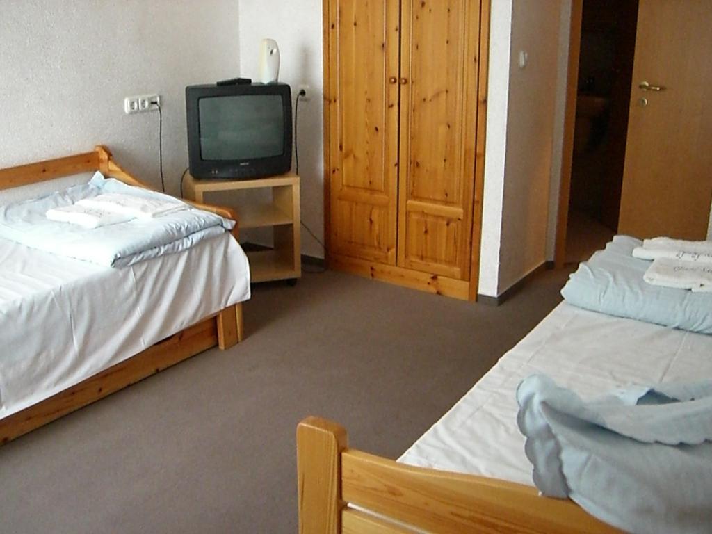 Отель Napfuerdo Vendeghaz Мезёкёвешд Экстерьер фото